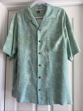 Tommy Bahama 100% silk Sage Green Palm-Print Button-Down Shirt